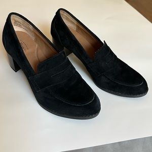 G.H. Bass Black Heeled suede women shoe